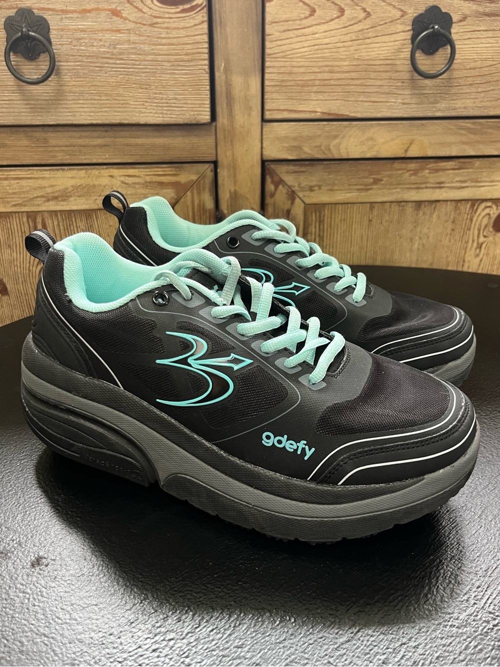Gdefy Gravity Defyer Women's Black Walking Sneakers Size 7.5
